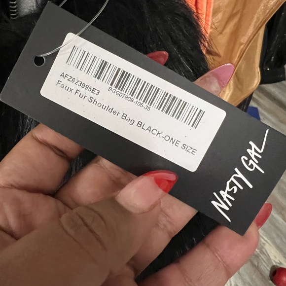 0225 NWT Nasty Gal black Faux Fur Shoulder Bag - Picture 6 of 6